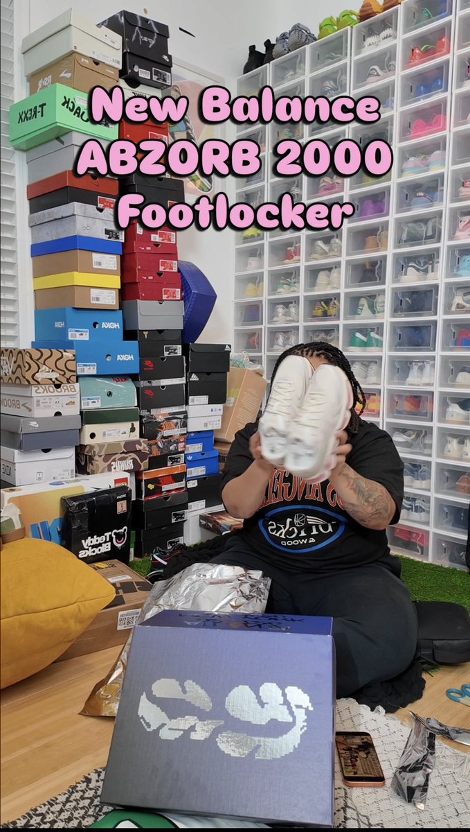 ChristinaFaith's tweet photo. The New Balance ABZORB 2000 is officially cementing its legacy. This Foot Locker exclusive colorway is a clear signal that this silhouette isn’t going anywhere. Grab your pair now at @footlocker!
#NewBalance #ABZORB2000 #FootLocker #fortheloveofsneakers https://t.co/F2tStOaemf
