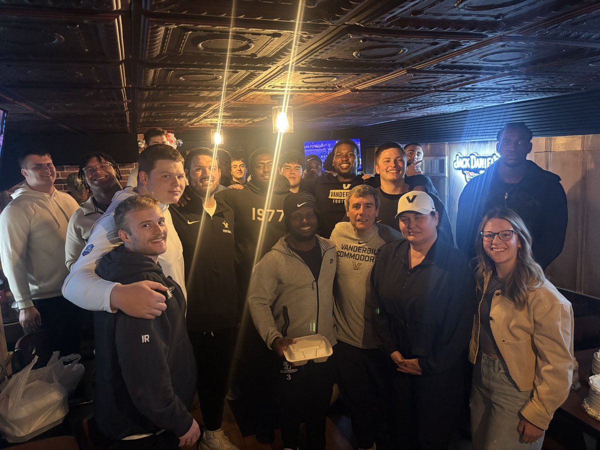 Chris Klenakis tweet media