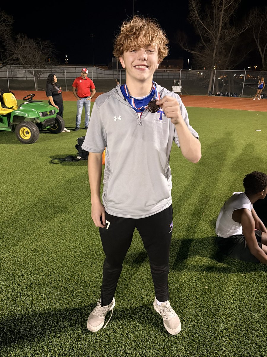 THighTrack's tweet photo. Drew Brischke 🥉 place 800m https://t.co/xPvOvBmXku