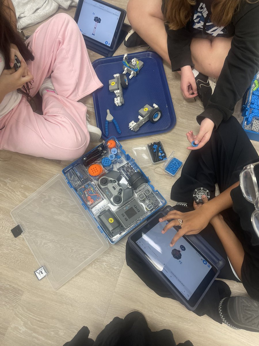 Kate Hebert tweet media