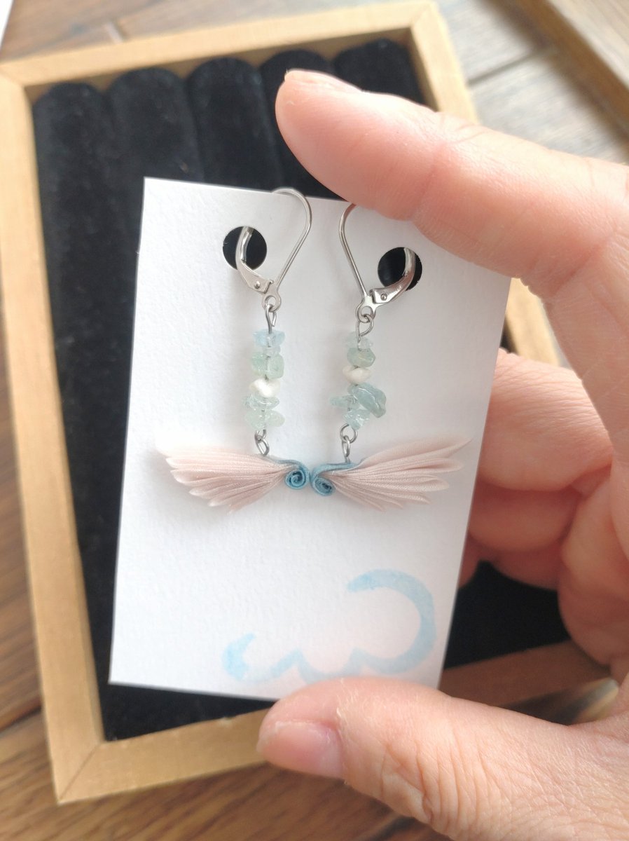 ちなみにこちらがヒトサイズのはねピアス🪽