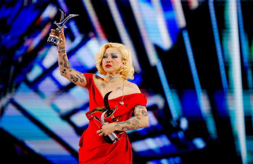 El show de Mon Laferte en #Viña2026 marcó un RATING histórico: promedió 2.165.095 espectadores por minuto y alcanzó un peak de 2.535.747. No solo fue lo más visto de esta edición del Festival, sino también el evento con mayor audiencia en la TV bajo la actual medicición de rating