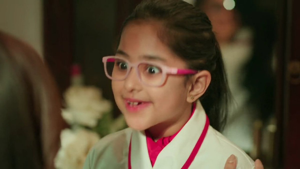 Love looks like this.. gentle guidance, little lessons, and proud smiles ❤️❤️
Yami gave us the cutest Dua, and Trisha is carrying it forward beautifully
#Mannat