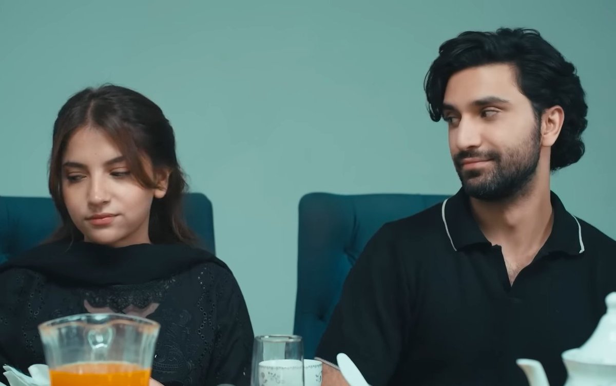 a moment for the way talha looks at her
#meemsemohabbat