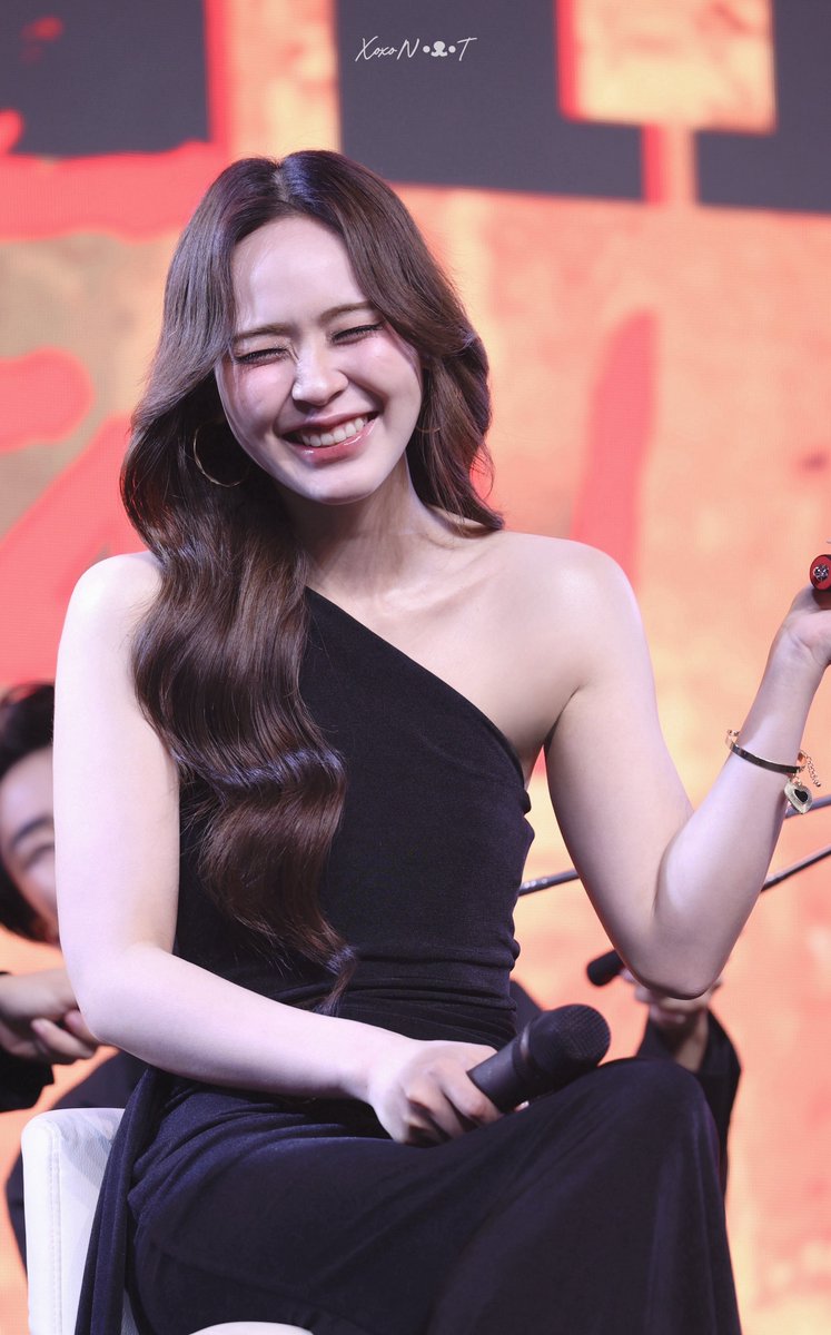 น่ารักโคตรร มีคัยเห็นแก้มขีดหนวดแมวของน้องจูนบ้างง 😸✨ 

#Junewanwimol 
#DareYouToDeathFinalEP