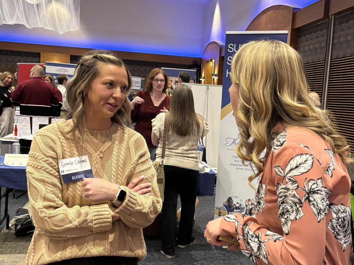UtahTOY2014's tweet image. These two impressive @USUAggies Alums are not just excellent teachers… they’re also outstanding recruits! Thanks for sharing why you love to #TeachInDavis with candidates at the USU Ed Career Fair. @UtahStateAlumni