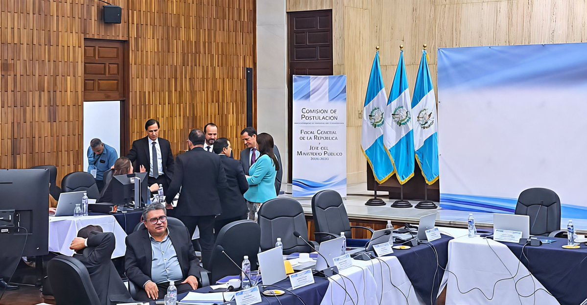 Con 12 votos a favor, la comisión modificó la redacción de un párrafo de la tabla de gradación, para otorgar dos puntos por año de experiencia a los aspirantes, a partir del año 1 del inicio de su ejercicio profesional.
Antes, los puntos se ganaban a partir del undécimo año.