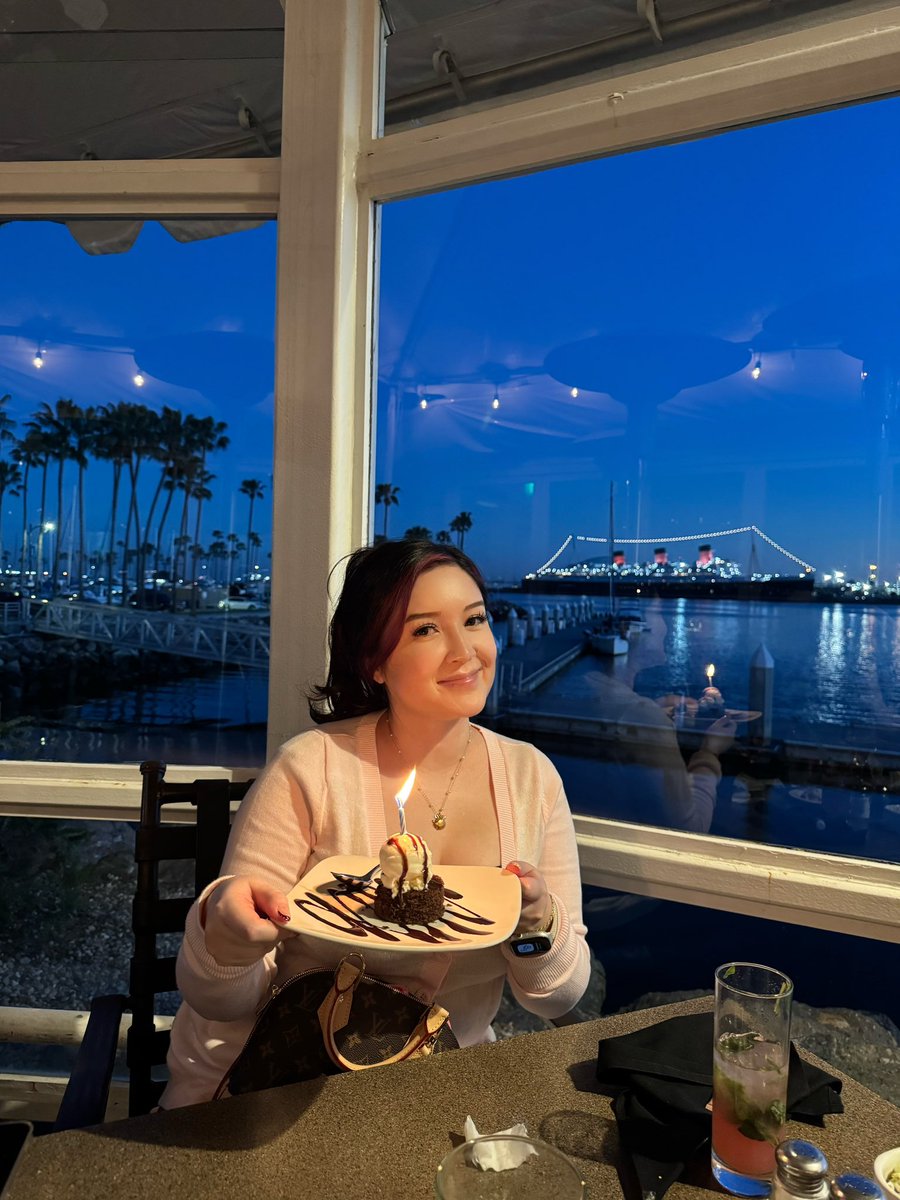 danielle🦭 tweet media