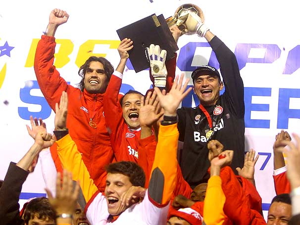 QGdoInter's tweet photo. Ser bicampeão da Recopa não é pra qualquer um mesmo...  

📸 | Reprodução https://t.co/43I38YscOF