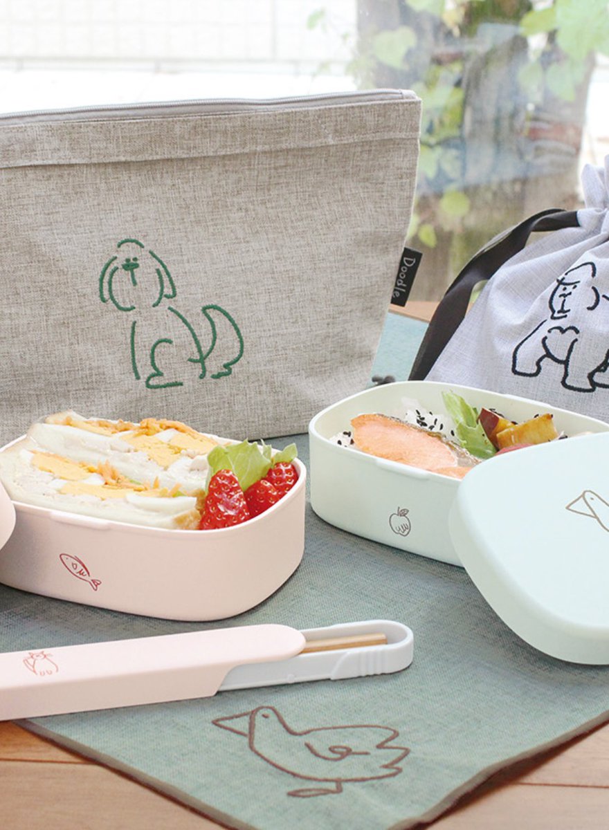 yurindo_meguro's tweet photo. 【フェア】
EL COMMUNより
DOODLE lunch itemが入荷しました🍙✨️
くすみパステルの動物柄とプレーンマットなランチボックス。
春からの新生活に手作りのお弁当持っていきたいです。
見た目も機能も十分。
コンパクトサイズ
しっかりサイズ
さあどっち。
ふふふ。お待ちしてます😊
#elcommun https://t.co/vhAagkiFeb