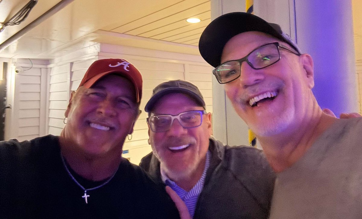 Phil Vassar tweet media