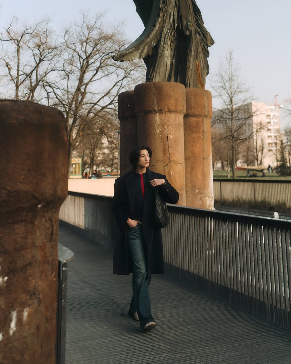 Gulfkanawutofc's tweet photo. Gucci Brand Ambassador กลัฟ คณา​วุฒิ​ ในลุคชุด Ragazzo della porta accanto จากคอลเล็กชั่น La Famiglia กระเป๋ารุ่น Jackie 1961 และรองเท้า Horsebit Loafer ผ้าแคนวาสลายโมโนแกรม GG

GULF GO MILAN FOR GUCCI
#GULFxGucciMFW26
#GucciPrimavera 
#GuccixGulf #MFW​
#Gucci​ #GulfKanawut https://t.co/NsBQeNIesO