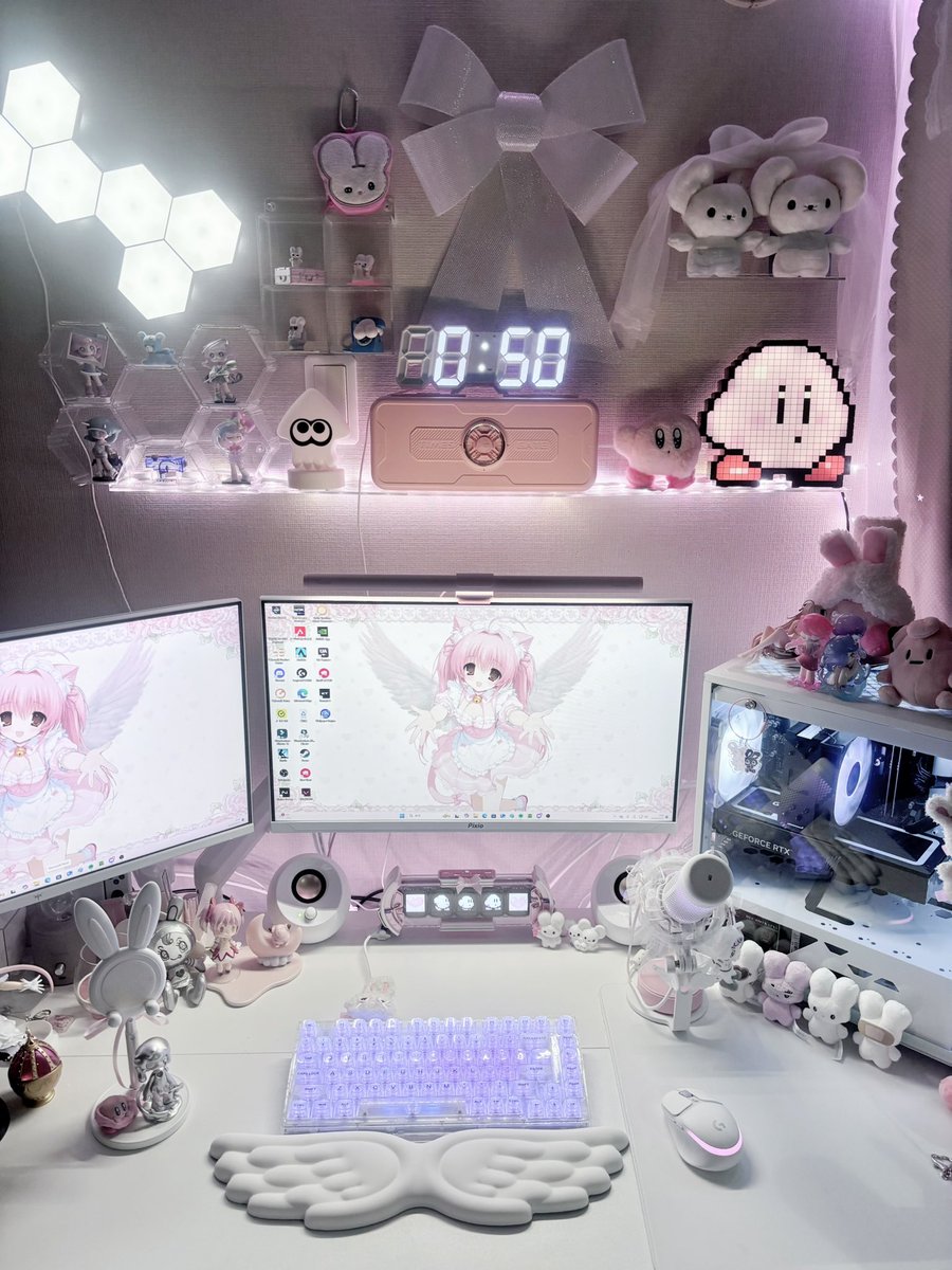 n__nyannyan_'s tweet photo. #desksetup https://t.co/O5VIy2niet