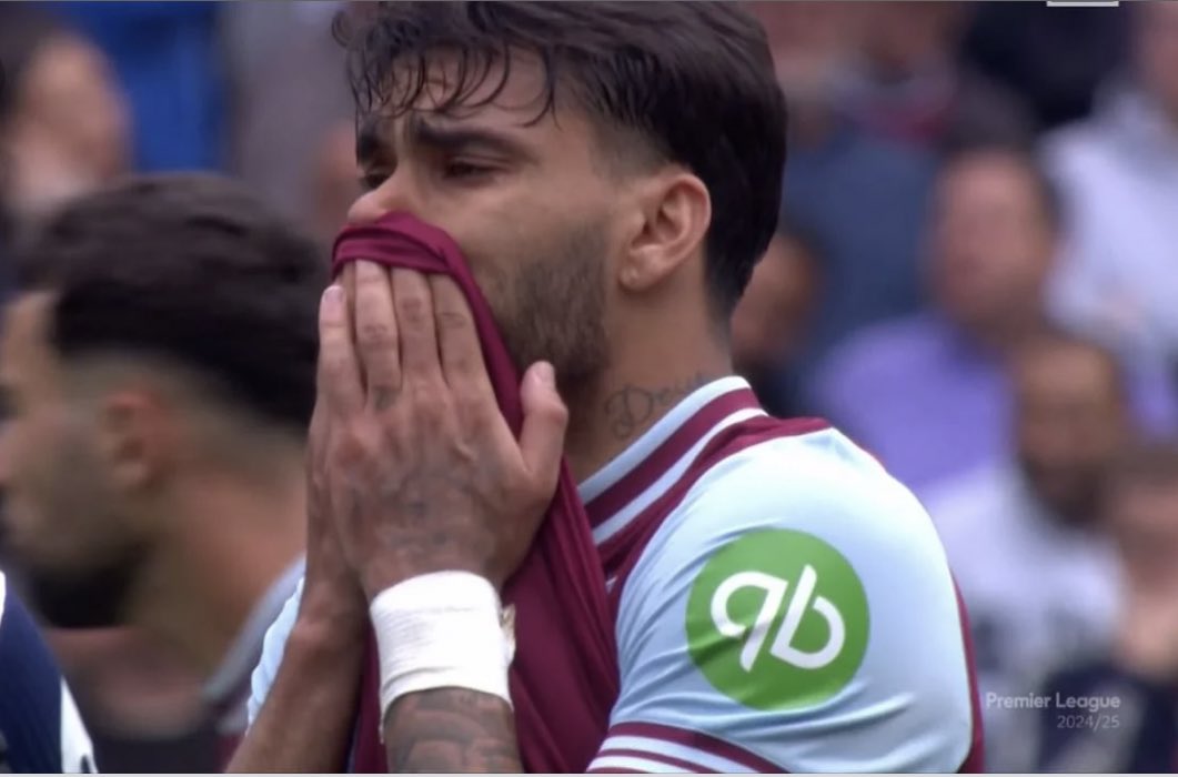 Paqueta com a camisa do Flamengo:

1 carioca
Vice campeão brasileiro 
Vice campeão da sul-americana
Vice campeão da copa do Brasil 
Vice campeão da Supercopa
Vice campeão da Recopa