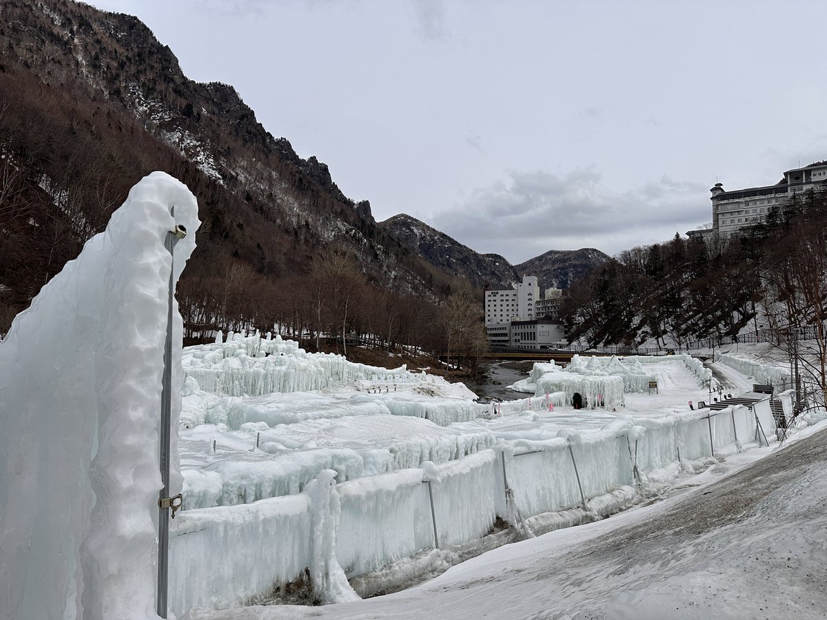 c_qsq's tweet photo. 凄い氷🧊
層雲峡温泉♨️ https://t.co/uiHaEyYbDW