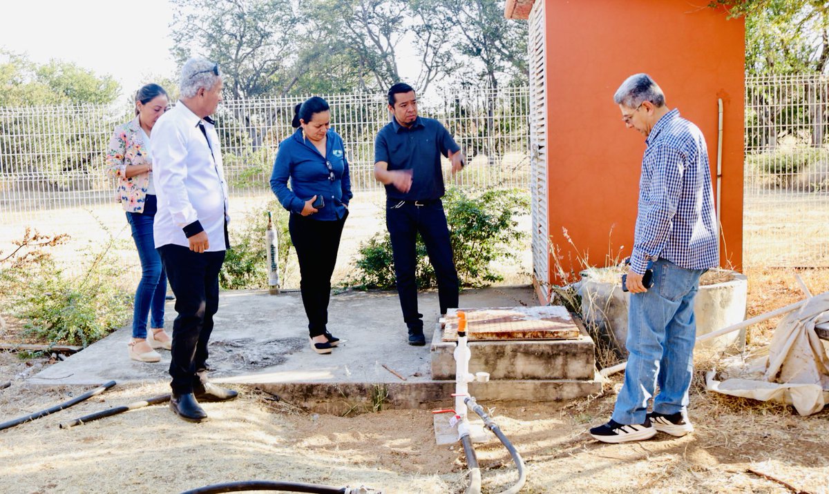 Durante el recorrido de supervisión, llevado a cabo el día de hoy, también verificamos los avances en la rehabilitación de una de nuestras mallas sombra, así como la instalación de dos nuevas geomembranas destinadas a la tecnificación de la carrera de Agricultura 👩🏻‍🌾