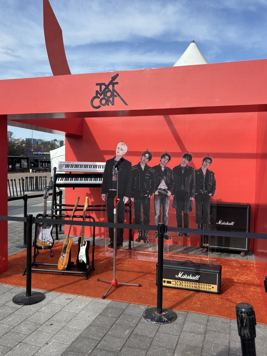 แล้วไมขาพี่ยอนหดเหลือแค่นั้น😭