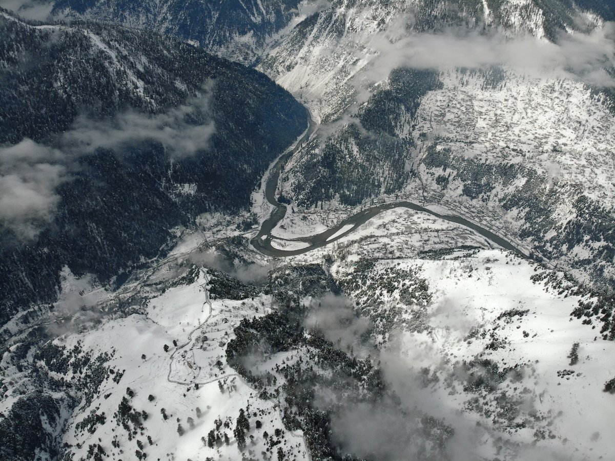 kupwarasentinel's tweet photo. π The Paradise on Earth β Keran....A valley carved by nature, protected by courage
#Kashmir
#Tourism
#SnowValley https://t.co/QCCVqhUvaU