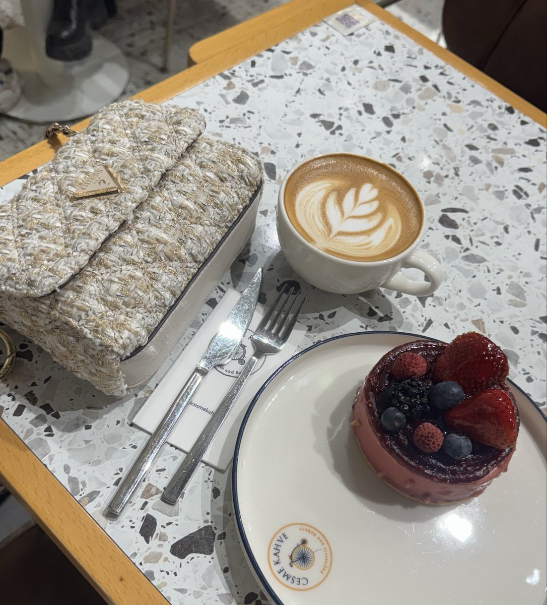 manitayla iftar sonrası tatlı/kahve ☕️🍰🤤