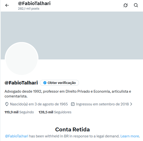 fabio_talhari's tweet photo. Perdão, amigos, pelo tardar da hora, não costumo postar nestes horários. Estou com sono e cansado, mas tão indignado com o que vi e ouvi nas ruas hoje, com o que tenho lido e assistido nas redes, que não consigo ficar quieto.
Quero voltar plena e diariamente às redes sociais. Apenas as proibições médicas me limitam quanto a isso.
Para isso, preciso da ajuda de vocês, de todos amigos a quem sigo e que me seguem. Porque aqui não sou um, sou vocês todos, "eu" não existiria no X sem os amigos que me curtem, retuítam e comentam. Digo mais: não apenas comentam, COMPLETAM raciocínios, chamam-me a atenção para inconsistências ou incoerências, discutem comigo. Não raro, mudo de ideia ou, melhor ainda, refino raciocínios com a ajuda de todos aqui.
Pelo que sou muito grato!🎩
Quero meu perfil anterior @FabioTalhari de volta! Onde  eu contava com 137k seguidores quando foi, SEM PROCESSO LEGAL, "retido" por ordem de sabe-se lá qual "tribunal", porque NUNCA ME FOI DITO!
Nunca tive chance ou oportunidade do contraditório, da defesa. E vejam que meu caso é "fichinha", MUITO pequeno diante de 180 presos políticos por atos arbitrários de um tirano, agora mesmo! Fui tão somente CENSURADO, retido, mas igualmente sem direito a defesa, sem devido processo legal, sem sequer saber o que consta dos autos desse maldito "inquérito", instrumento que um magistrado JAMAIS poderia instaurar, segundo as LEI e CONSTITUIÇÃO!
Mas aqui nesta rede, no X, houve quem me ameaçasse da perda deste atual perfil, porque iriam me "denunciar" para o "magistrado" em tela. Mais ainda, disseram algo na linha "Você já perdeu um perfil, ainda não aprendeu?".
Porque essa é a linha de pensamento dessa súcia: se qualquer um se postar contra eles, é um "criminoso". E deve ser "tratado como se criminoso fosse" (frase de um "magistrado")!. O que essa canalha esquerdopata queria, e parece ainda querer, é "criminalizar" quaisquer pessoas que os questionem ou contrariem.
Pensaram (maisque seria um "magistrado" que o faria (aliás, o fez, enquanto os intereses deles coincidiam). Hoje, parece que não está mais assim...
Não somente aqui em Pindorama, mas NO MUNDO as pessoas estão questionando os arbítrios - e os vendo, identificando.
Portanto, fica aqui, desde já, meu pleito: QUERO MEU PERFIL ANTERIOR, @FabioTalhari perfeitamente restaurado e liberado aqui no Brasil! 
É medida de lídimo e cristalino DIREITO!
E se não houver resposta deste enxovalhado poder judicial nacional, irei às cortes internacionais.