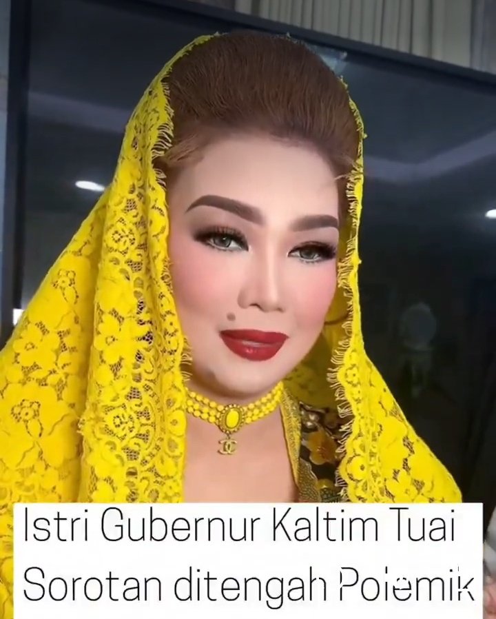 NenkMonica's tweet image. Istrinya Pak Gubernur Kaltim... Cantik ya !?