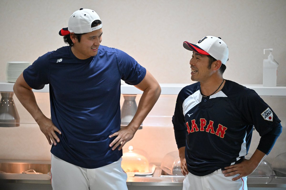 侍ジャパン:年齢順】 ↓ 36歳：菅野智之 35歳：中村悠平 34歳：菊池雄