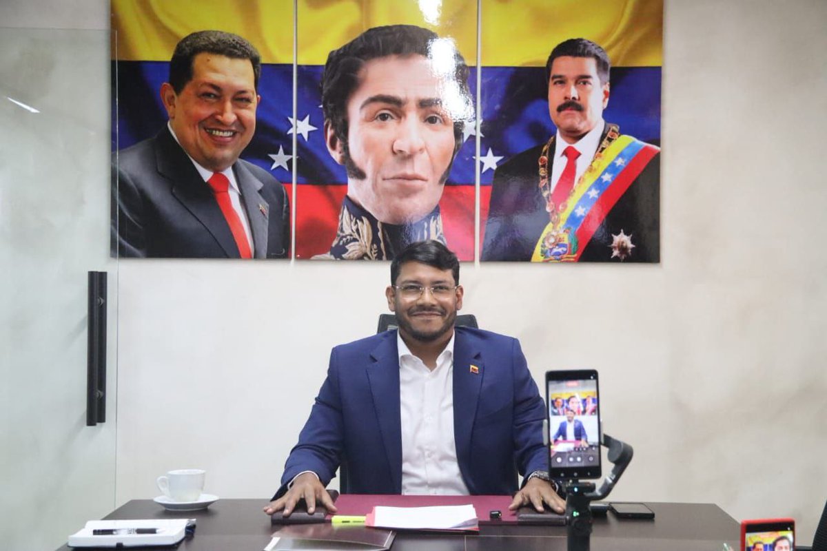 lugalama10's tweet photo. Pensadores e intelectuales de América Latina desarrollaron debate “Desafíos del siglo XXI desde el Sur americano”.

#BBB26 #BBMzansiS6 #bbvipks4 #amici25 https://t.co/UllMUT3mxF