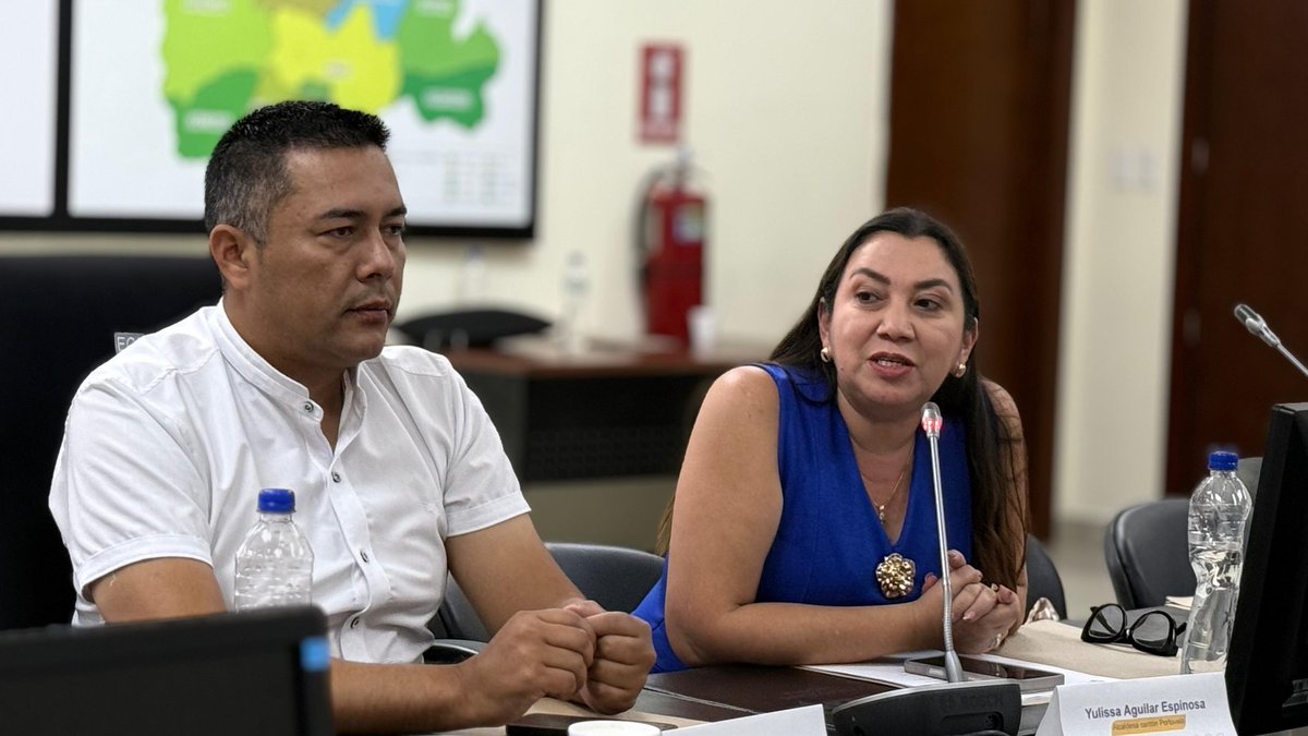 GoberElOro's tweet photo. 📍Machala

El gobernador @JaimeSerpaEc lideró la II Sesión Ordinaria del Consejo de Seguridad Provincial de El Oro, donde se articularon acciones estratégicas y compromisos interinstitucionales para fortalecer la seguridad y el bienestar de la ciudadanía.

#ElNuevoEcuador https://t.co/CWc9jNCXbi