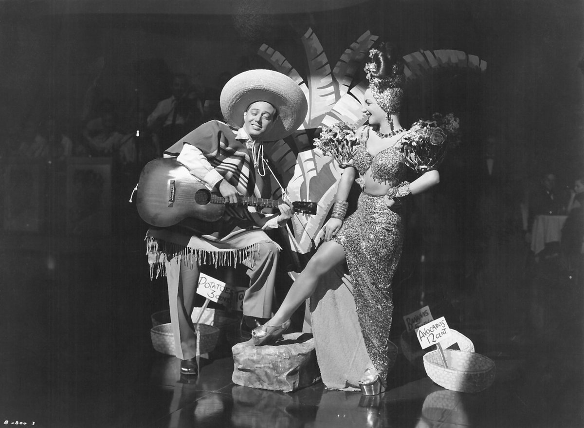 revista_unam's tweet photo. 🎶 El compositor mexicano Armando Manzanero afirmó que Bésame mucho “es la canción más importante de Latinoamérica para el mundo”. María Meza explora en este texto la idea del bolero como un género pasado de moda y nos recuerda que la esencia de este género sigue vigente hasta nuestros días

https://t.co/xlwsXFKokU