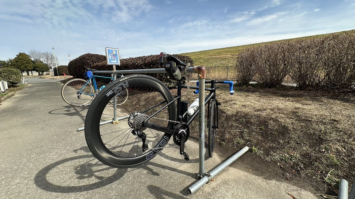 TK RoadBiker tweet media