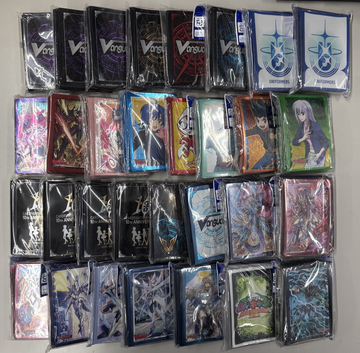 ヴァンガード 】 スリーブ大量に買い取りさせていただきました😊