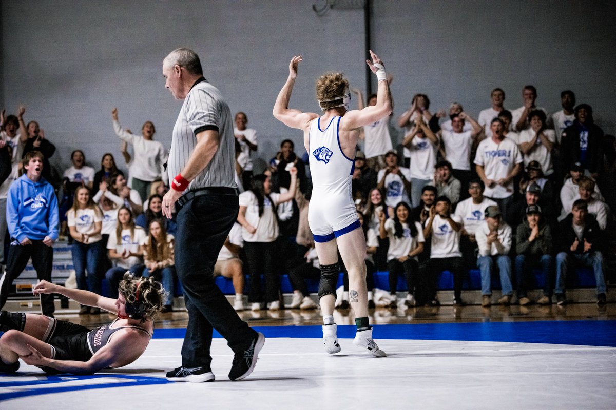 Dakota Wesleyan Wrestling tweet media