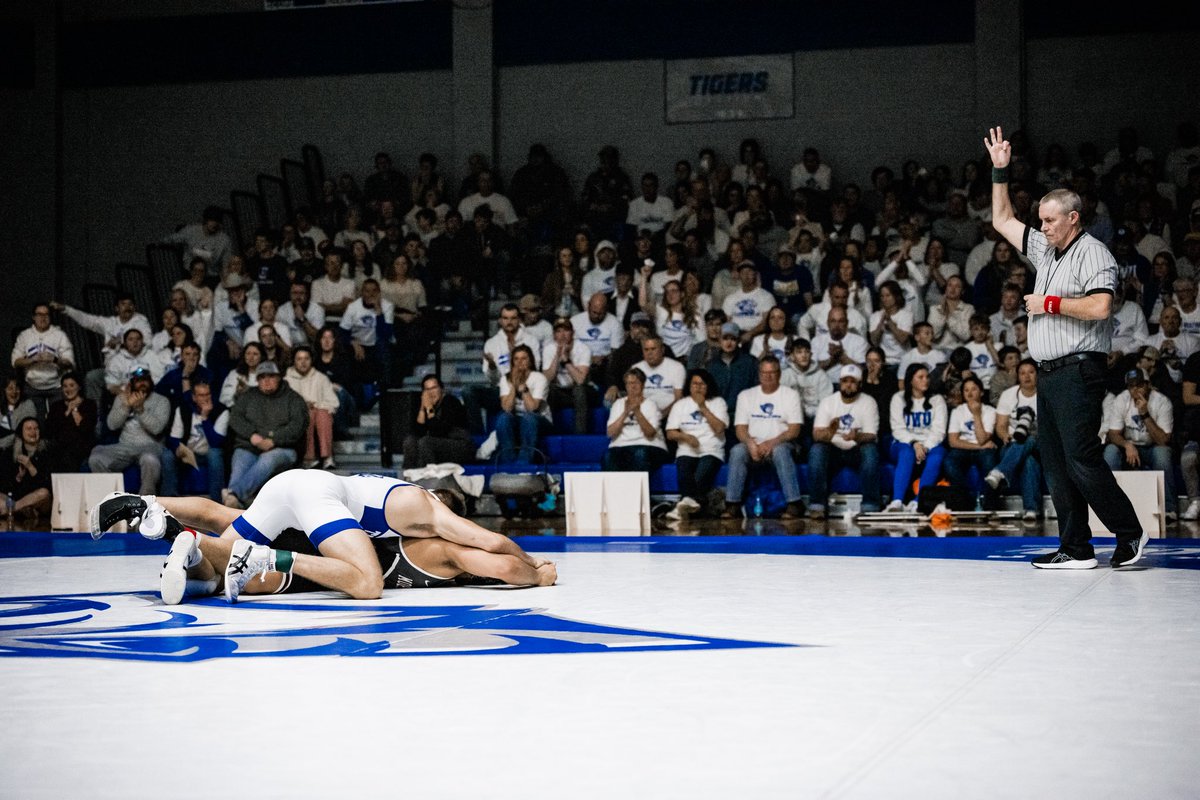 Dakota Wesleyan Wrestling tweet media