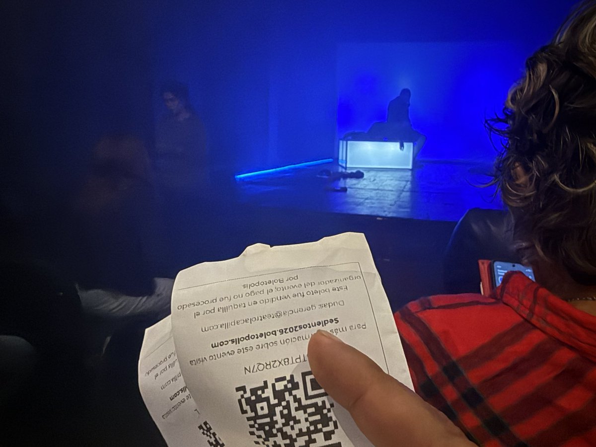chrischuy's tweet photo. Muchas gracias @venalteatroMX y @LaCapillaTeatro !
#Sedientos El final es tan bonito 🥲 https://t.co/4cUJ6WTk2i