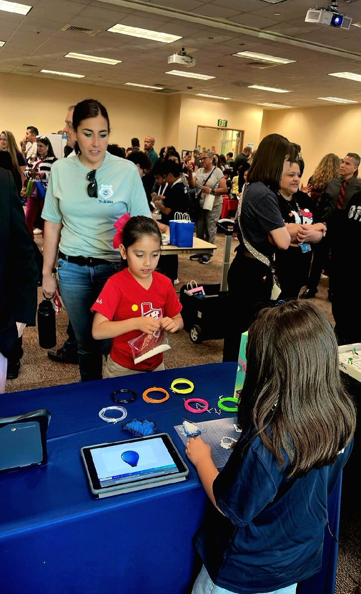 HValverde_DWS's tweet photo. Proud of my baby girl and the rest of our Colts that presented at the 9th Annual SISD Academic Technology Showcase. #ItsTheColtWay  💙🐴💛
#LoveDesertWind  
@CRamos_DWS
@DWS_PK8 https://t.co/M06DTfSj6W