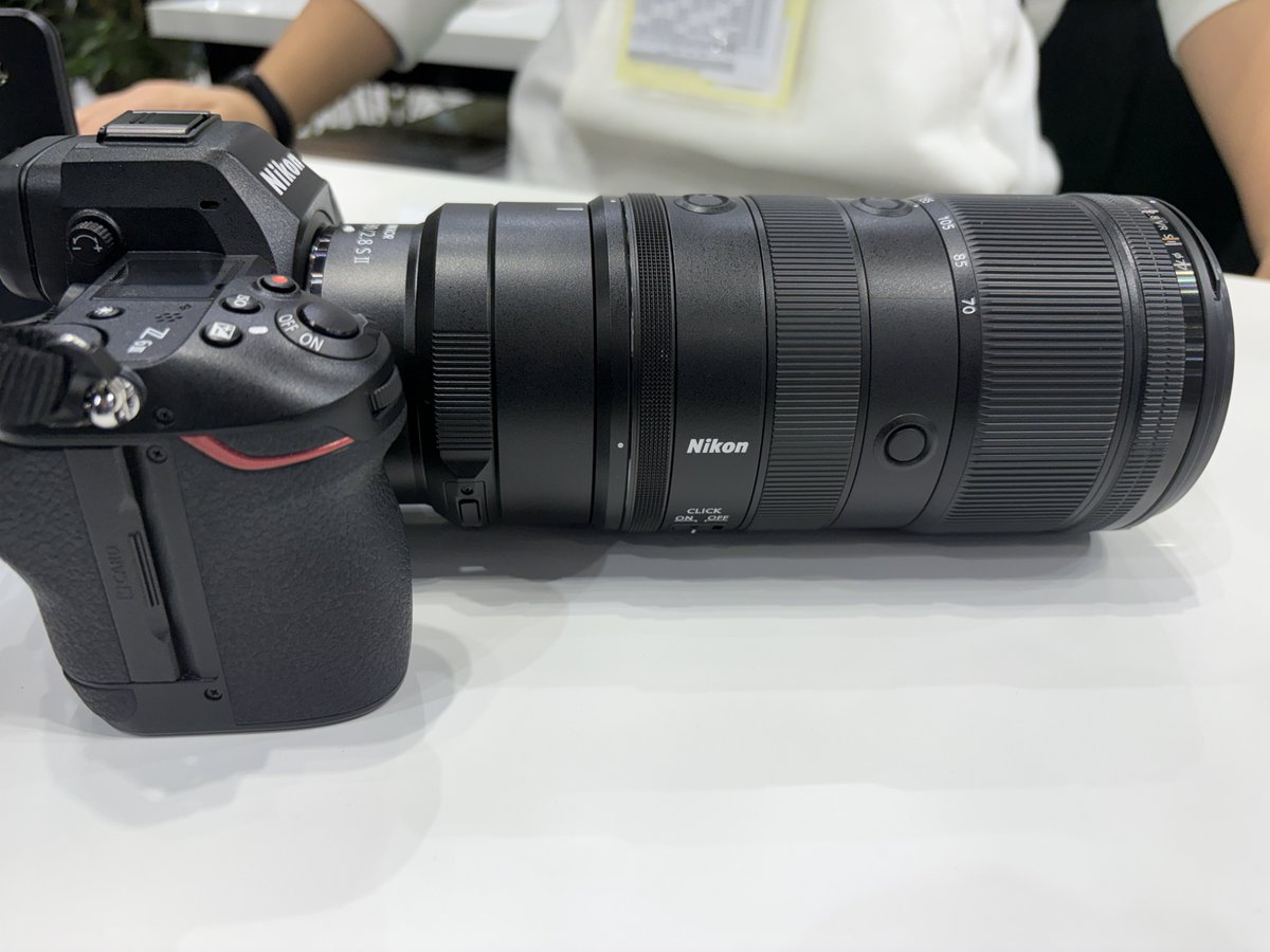 Z 70-200mm f/2.8 VR S IIを触った。 10時4分に整理券を発券して18番目