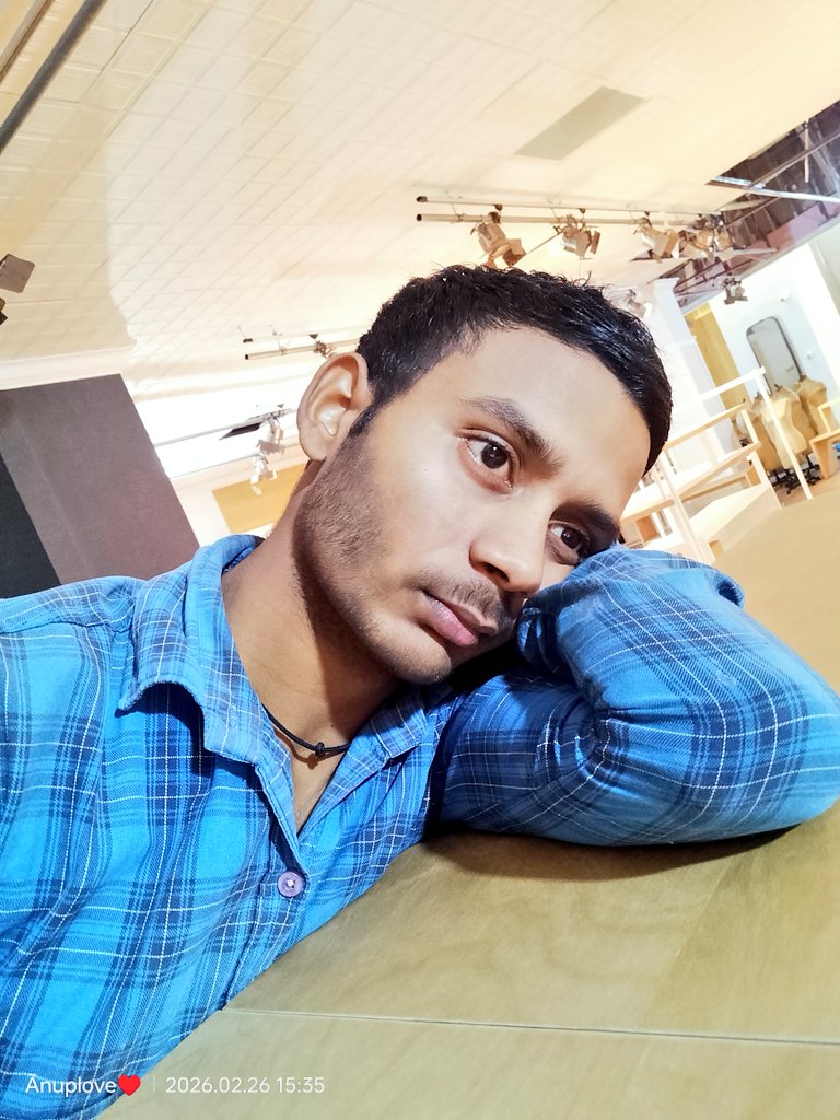 anup_kumar3's tweet photo. HOLLISTER DUBAI 🇦🇪💔 https://t.co/6nZj7kR1dl