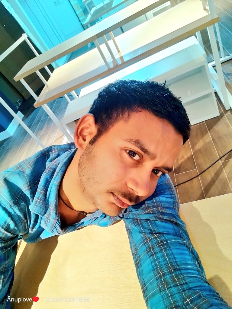 anup_kumar3's tweet photo. HOLLISTER DUBAI 🇦🇪💔 https://t.co/6nZj7kR1dl