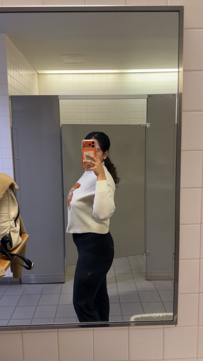 SimransweetsGK's tweet photo. I Should really start studying 😮‍💨

#CollegeStudent #OF https://t.co/t8HcotZiLy