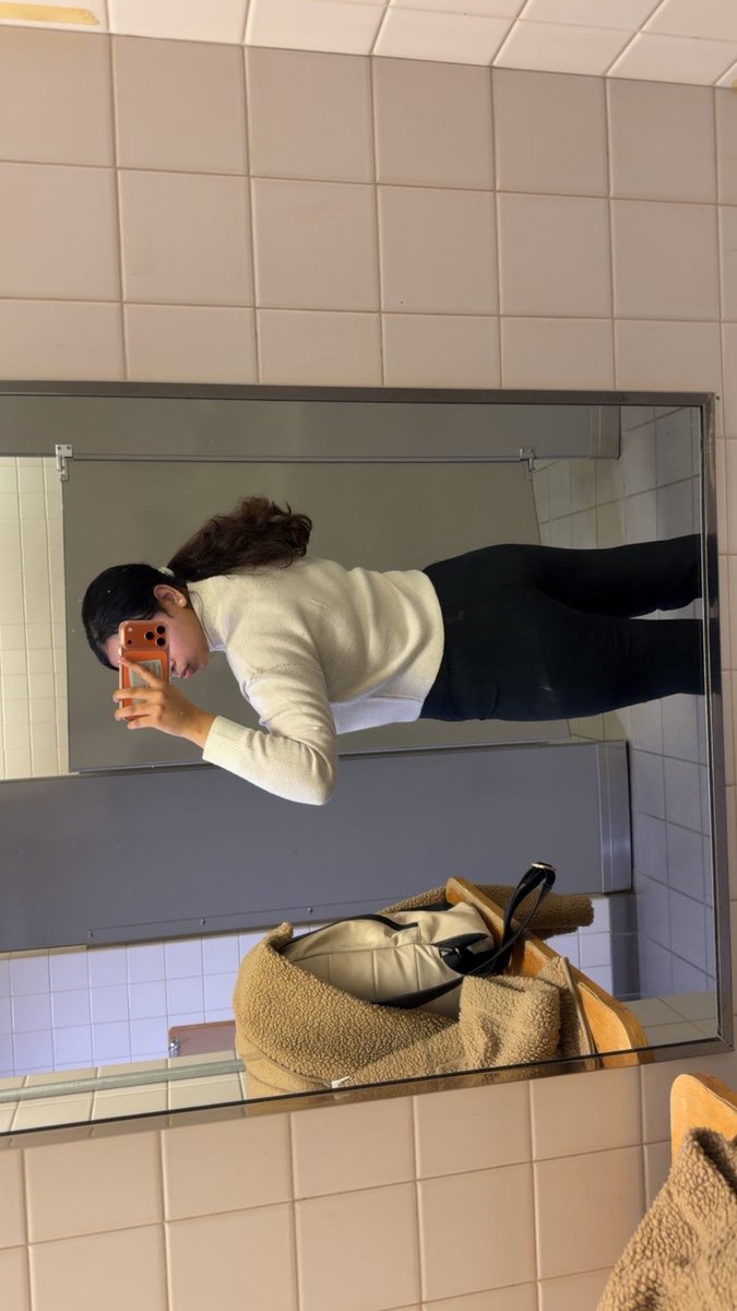 SimransweetsGK's tweet photo. I Should really start studying 😮‍💨

#CollegeStudent #OF https://t.co/t8HcotZiLy