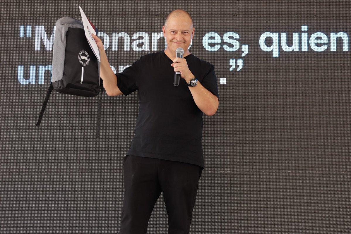 UPQoficial's tweet image. Sebastián Marroquín, antes Juan Pablo Escobar, nos compartió un poderoso mensaje sobre identidad, decisiones y la responsabilidad de construir nuestro propio camino, más allá del pasado.

 #SomosUPQ #OrgulloCardenal