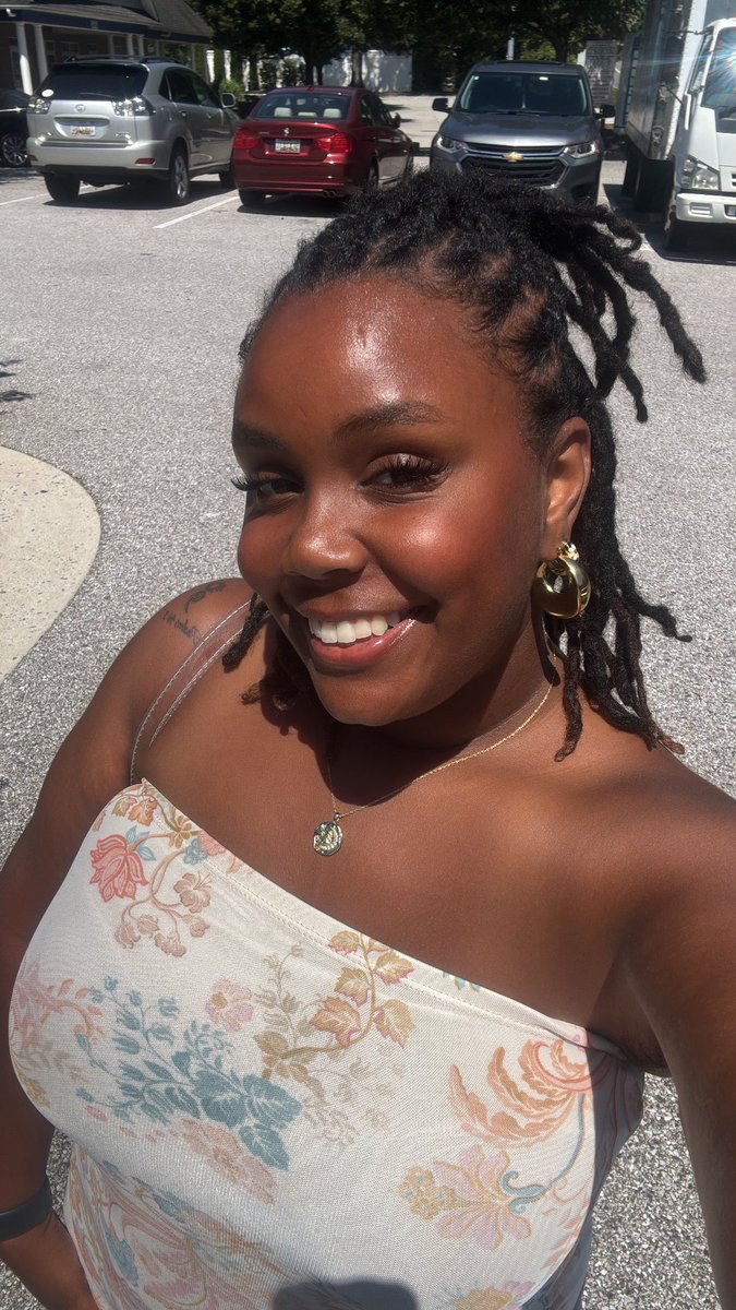 __nyasworld's tweet photo. update: i’m an elementary school teacher, swim instructor, cheerleader, locs are gone, member of Sigma Gamma Rho, clearly forgot my 2025 update…anyway here’s to 2026 🤍 https://t.co/TZjQZ3yp6z