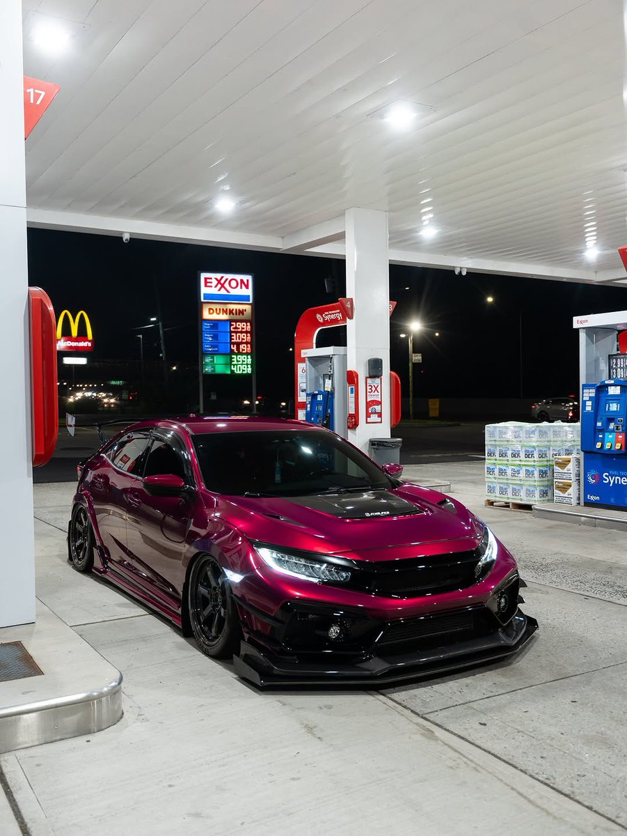 lekan897's tweet photo. Widebody Honda Civic type R https://t.co/dSq3gvbEKT
