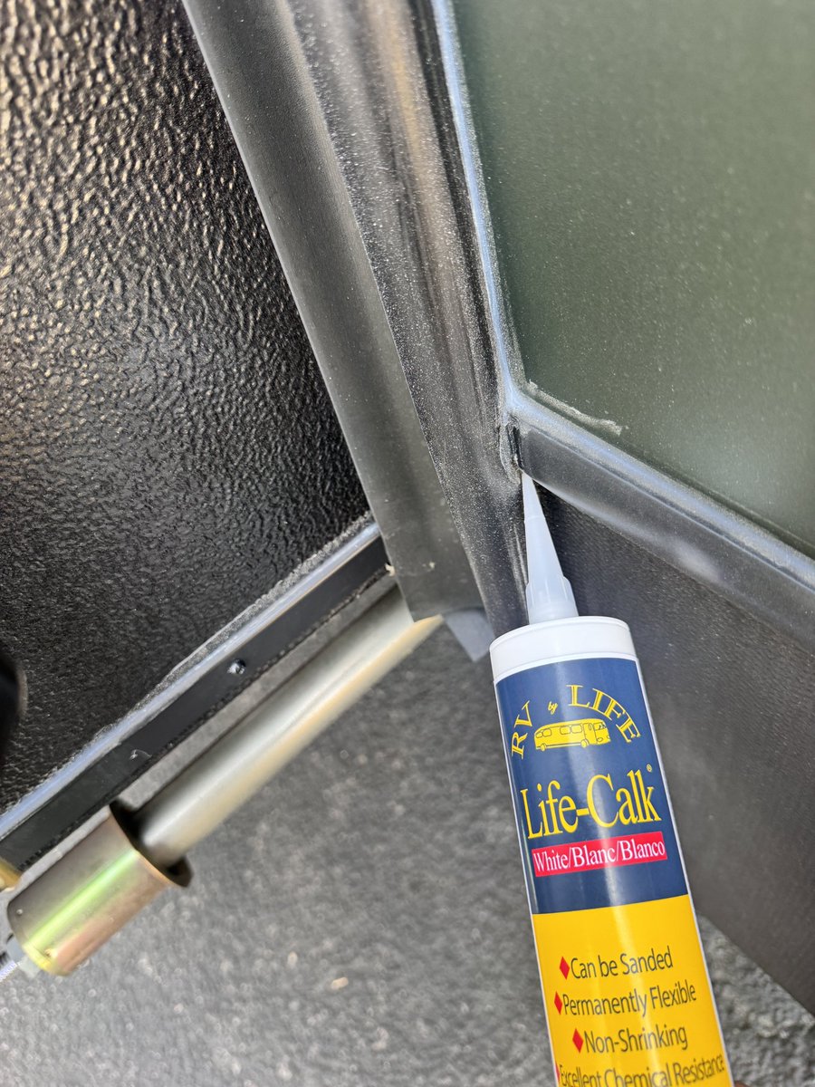 RVbyLIFE's tweet photo. Putting the finishing touches on your fixtures requires a the right tools — and product! ⚒️ https://t.co/y9b8jLBsuk