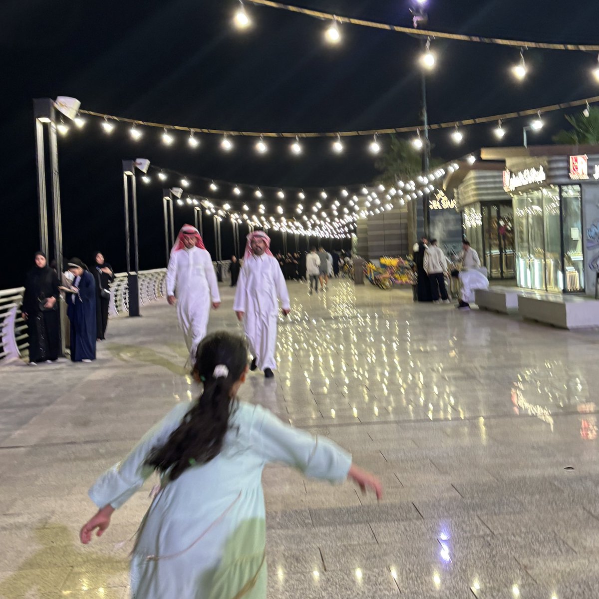 lllhemo's tweet photo. بروميناد 🌙 https://t.co/5gxESzwxMk
