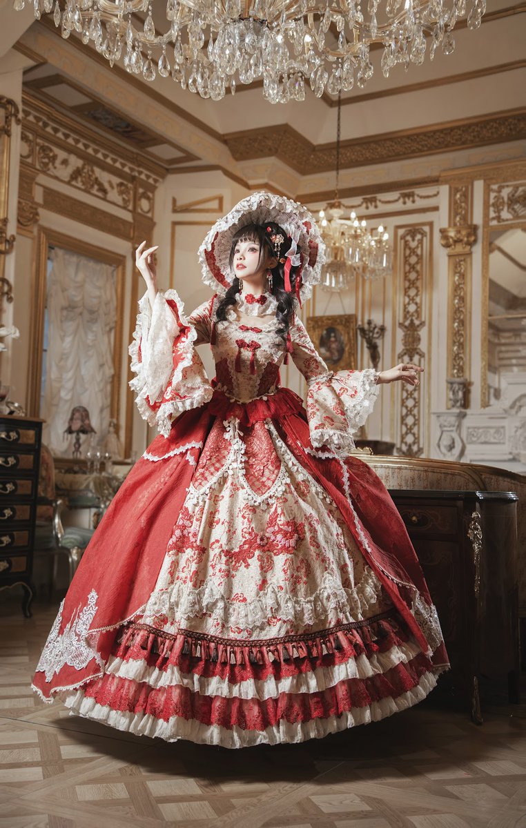 Roses on the Roof～ロリィタ＆クラシック【公式PR】 (@shiny5432