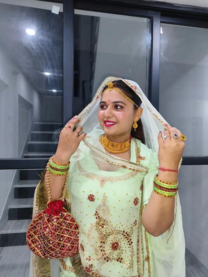 आज के समय में सुख का मतलब सिर्फ इतना है कि आप डॉक्टर और वकील को न ढूंढें और पुलिस आप को न ढूँढे !! 🧖🏻

GOOD MORNING 🌄