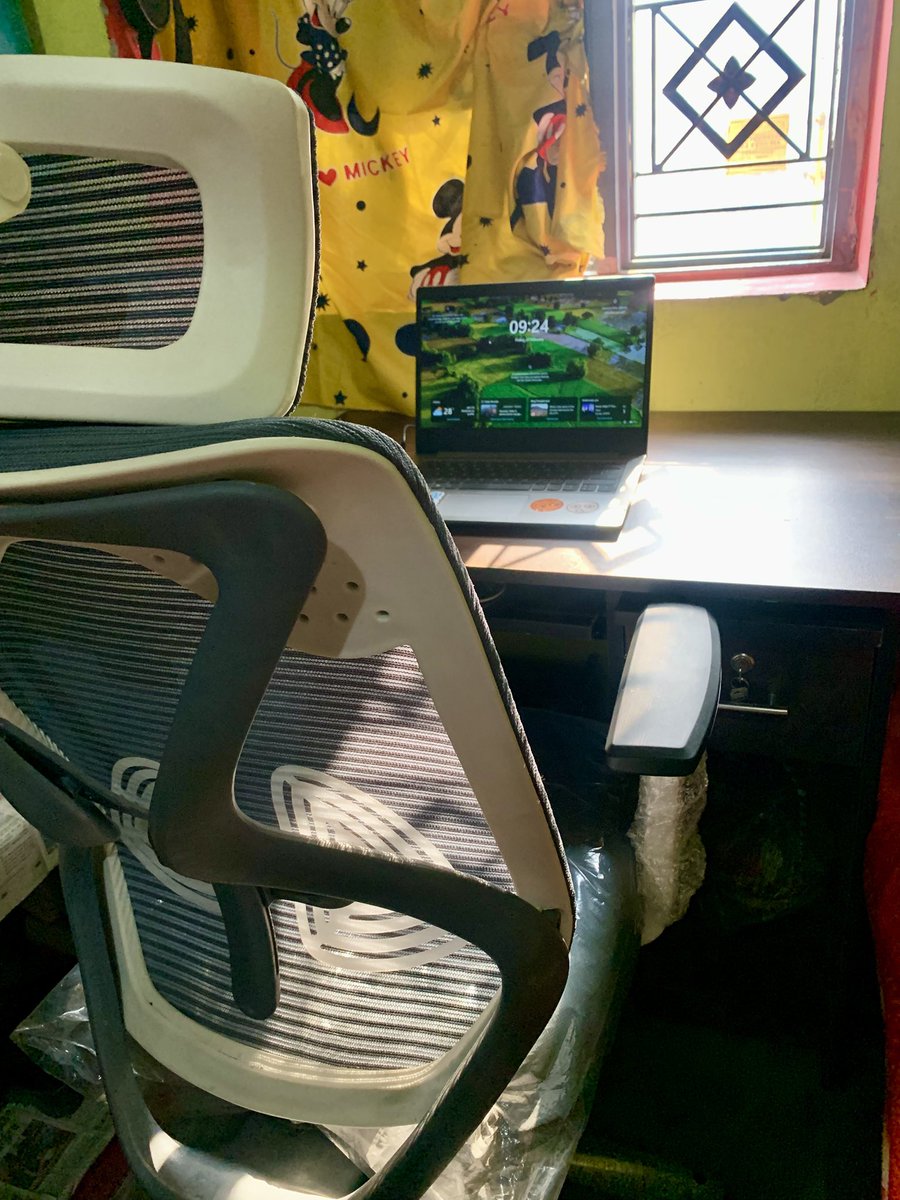 UstitvaG's tweet photo. My little setup https://t.co/PUY8APxjSM