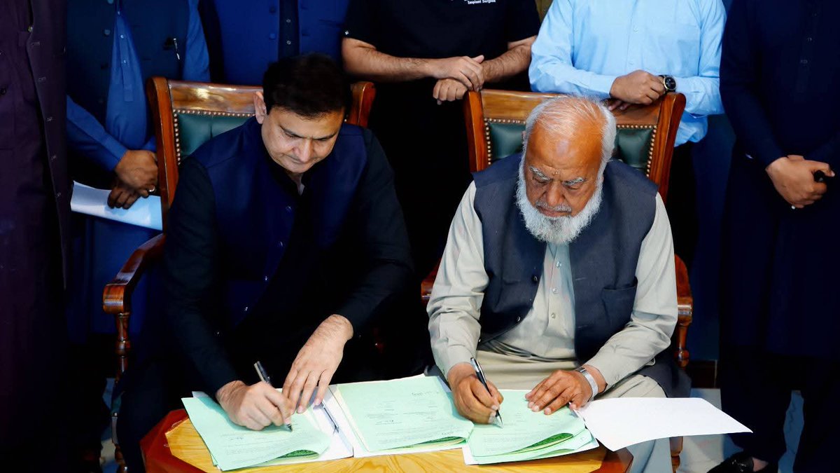 انسان دوست خدا دوست 
Pakistan Bait-ul-Mal and GIMS Gambat have officially signed a Memorandum of Understanding (MoU) to provide free and comprehensive treatment to cancer patients at Oncology department GIMS!

<a href="/BBhuttoZardari/">Bilawal Bhutto Zardari</a> 
<a href="/sindhinfodepart/">Sindh Information Department</a>