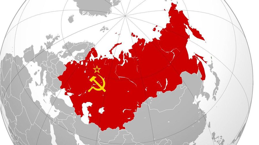 "Estamos entre 50 y 100 años por detrás de los países avanzados. Debemos cubrir esta distancia en diez años. O lo logramos, o seremos aplastados".  I.V. Stalin.  

Y el pueblo soviético lo logró. Crearon uno de los países más desarrollados y avanzados socialmente del mundo.